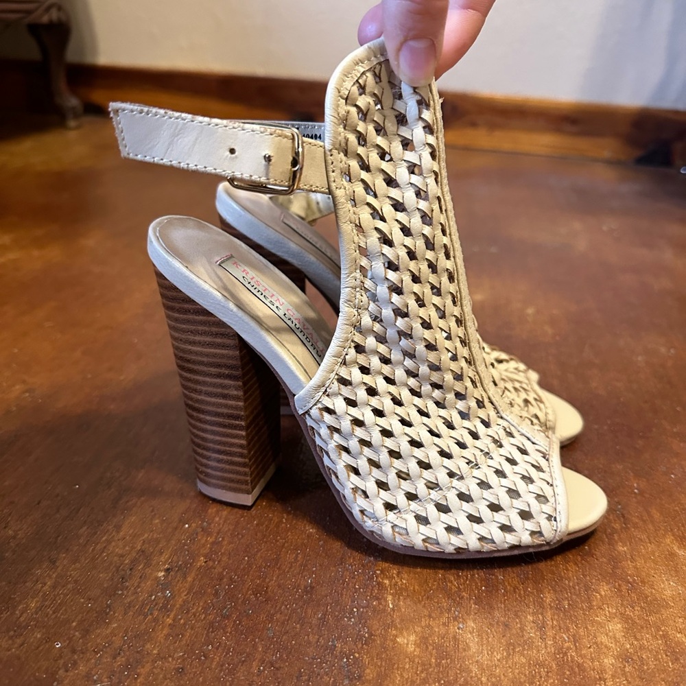 Kristin Cavallari Chinese Laundry off white heels, Size 6